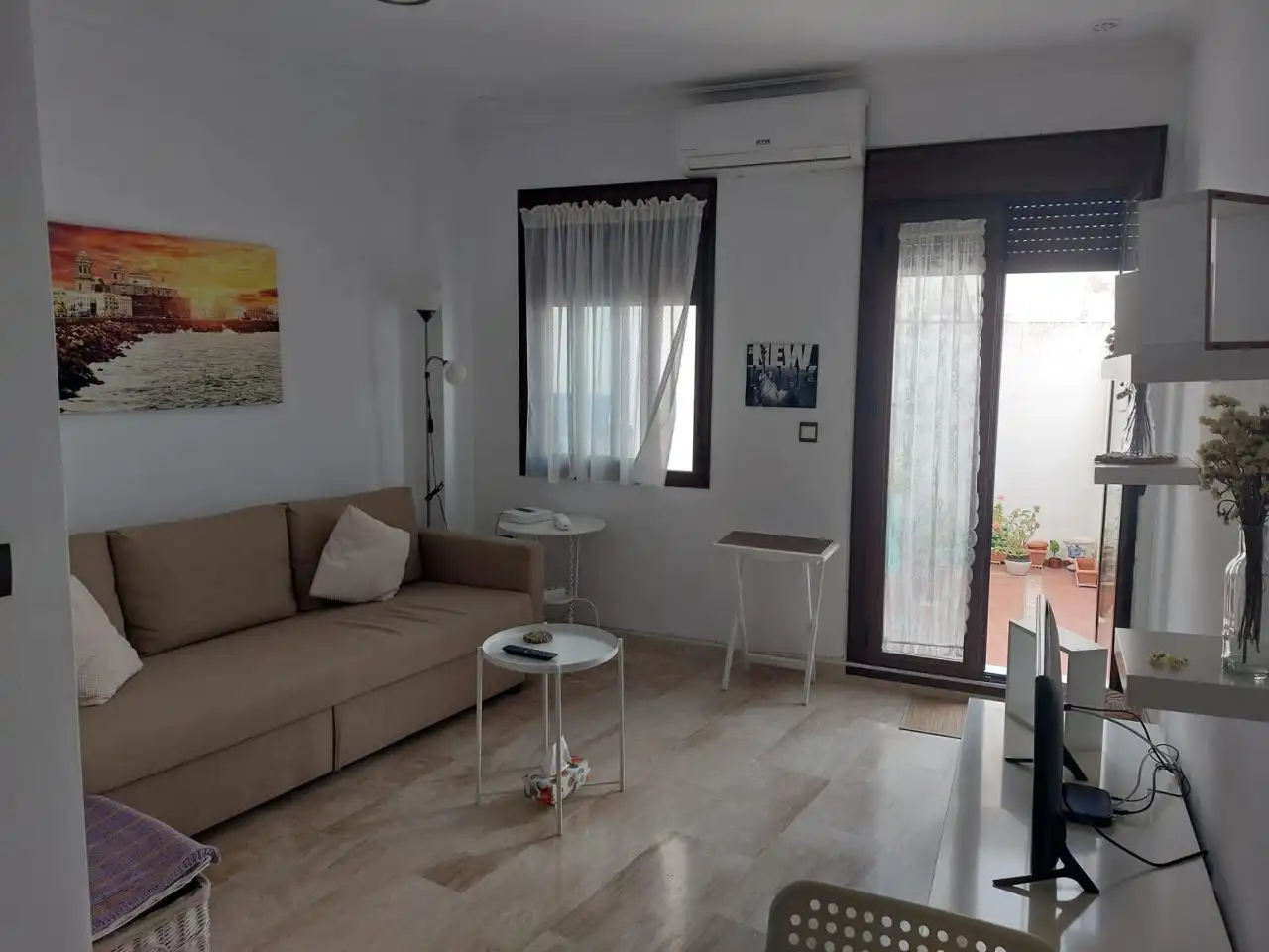Sala d'estar de Apartament en venda en Cádiz amb Aire condicionat