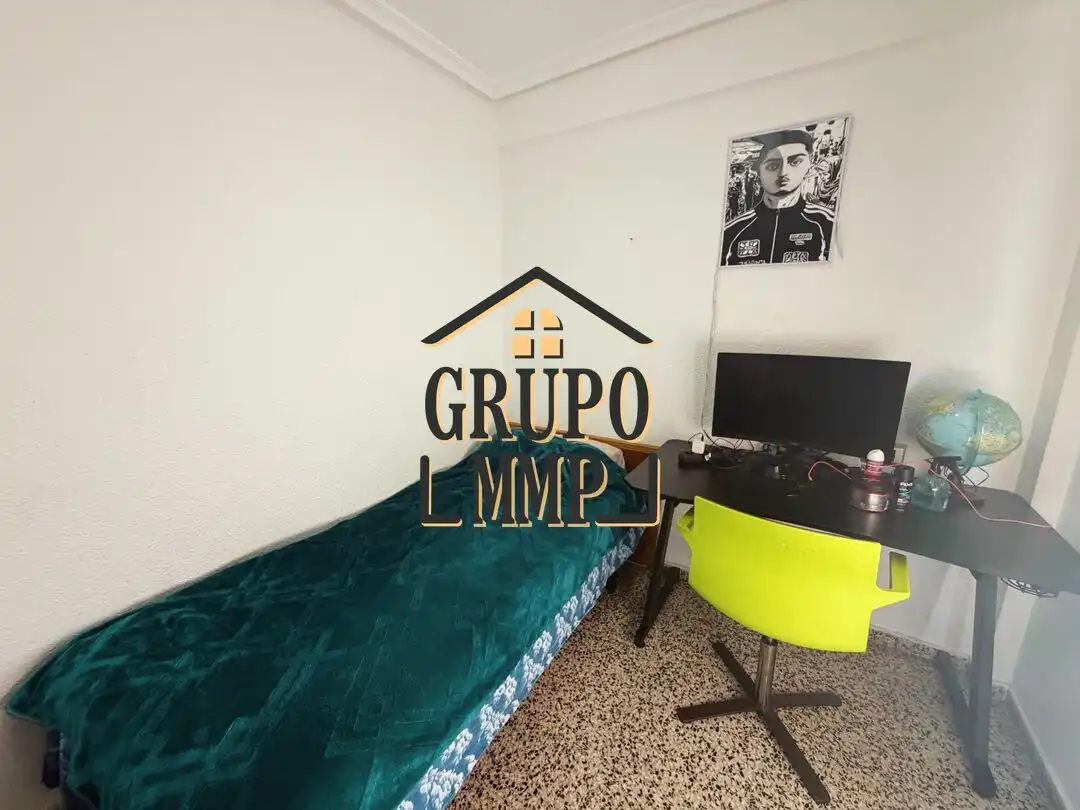 Habitación de Piso en venta en Castellón de la Plana / Castelló de la Plana con Aire acondicionado, Calefacción y Amueblado