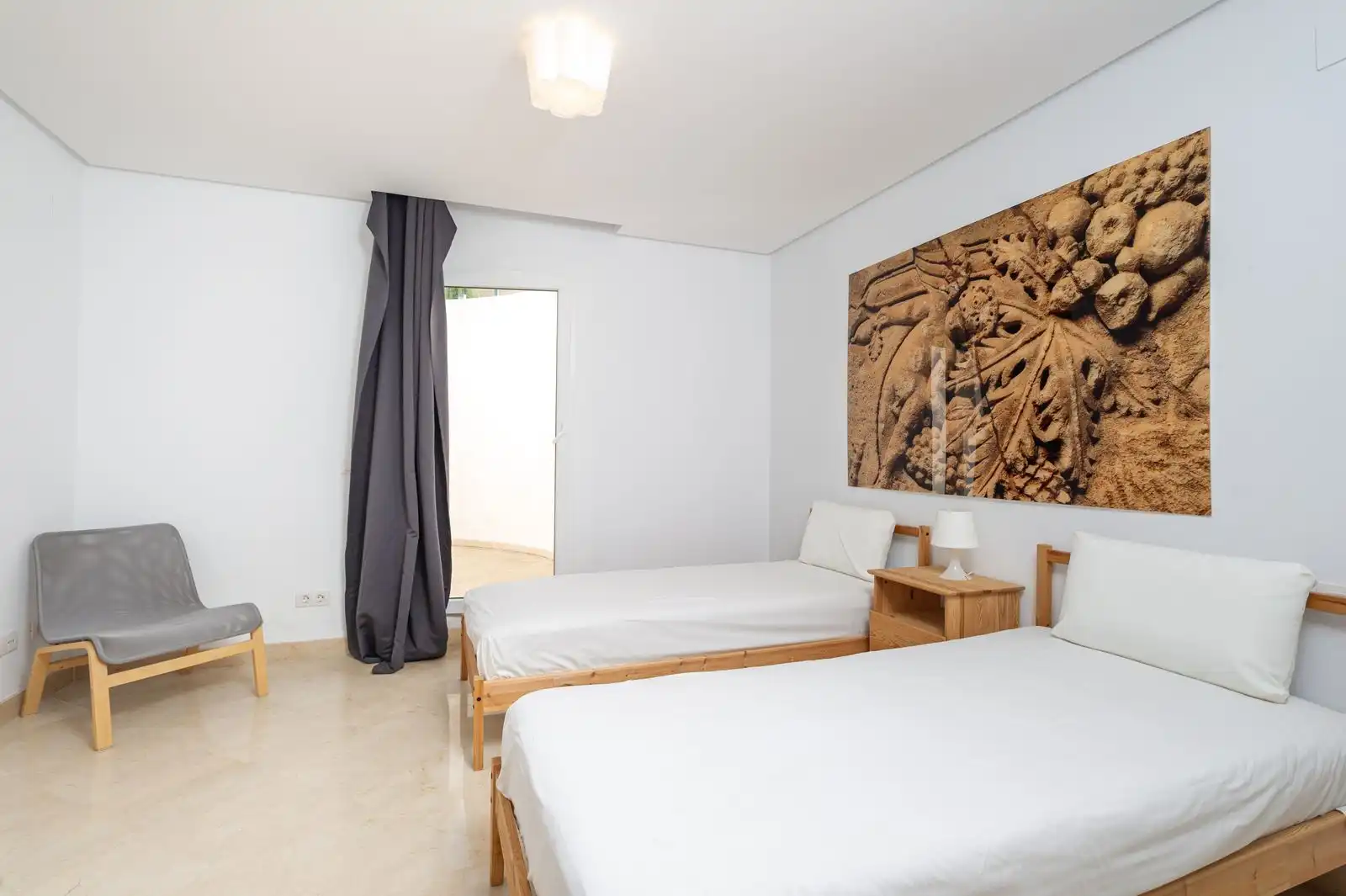 Schlafzimmer von Wohnungen zum Verkauf in Marbella mit Terrasse, Möbliert und Gemeinschaftspool