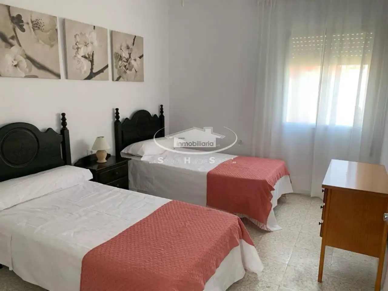 Dormitori de Casa adosada en venda en Sanlúcar de Barrameda amb Aire condicionat, Terrassa i Moblat