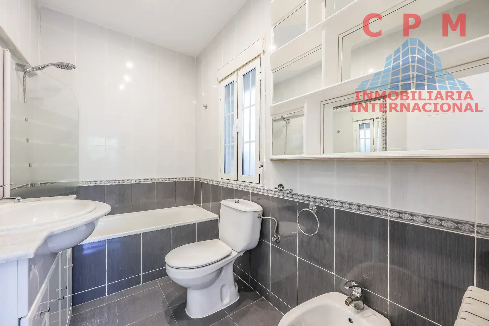 Badezimmer von Haus oder Chalet zur Miete in Pozuelo de Alarcón mit Klimaanlage, Heizung und Privatgarten