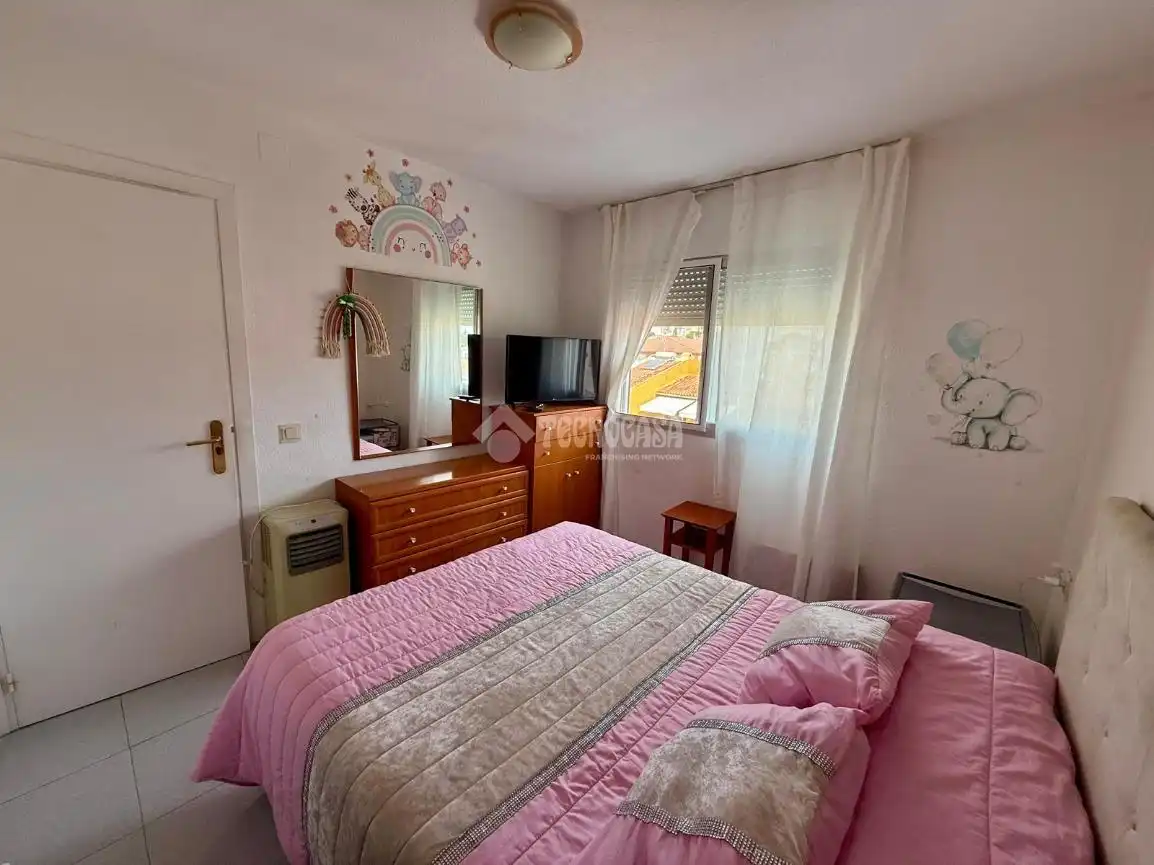 Habitación de Piso en venta en Benalmádena con Terraza y Piscina comunitaria