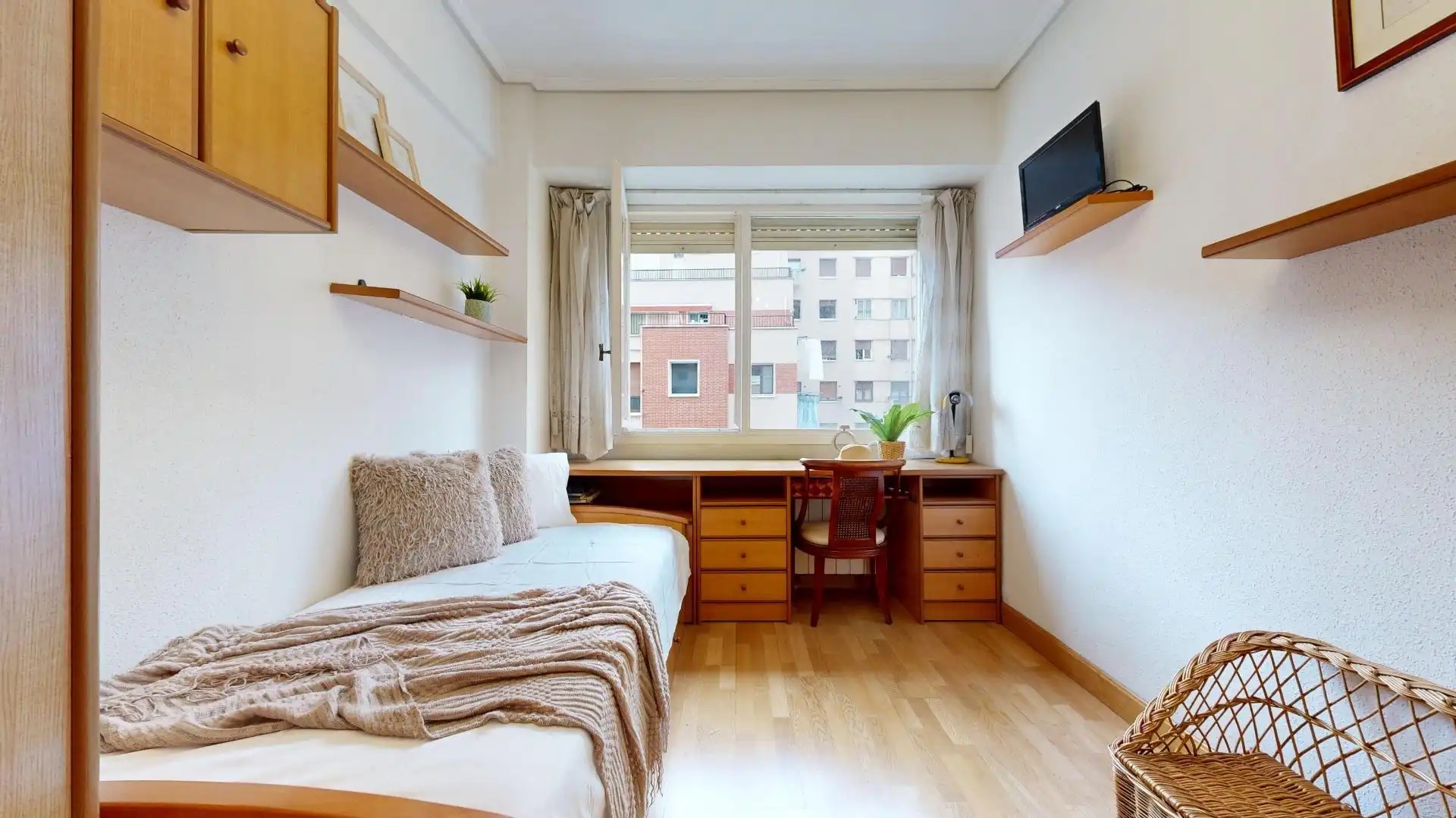 Bedroom of Flat for sale in Bilbao   with Heating and Balcony