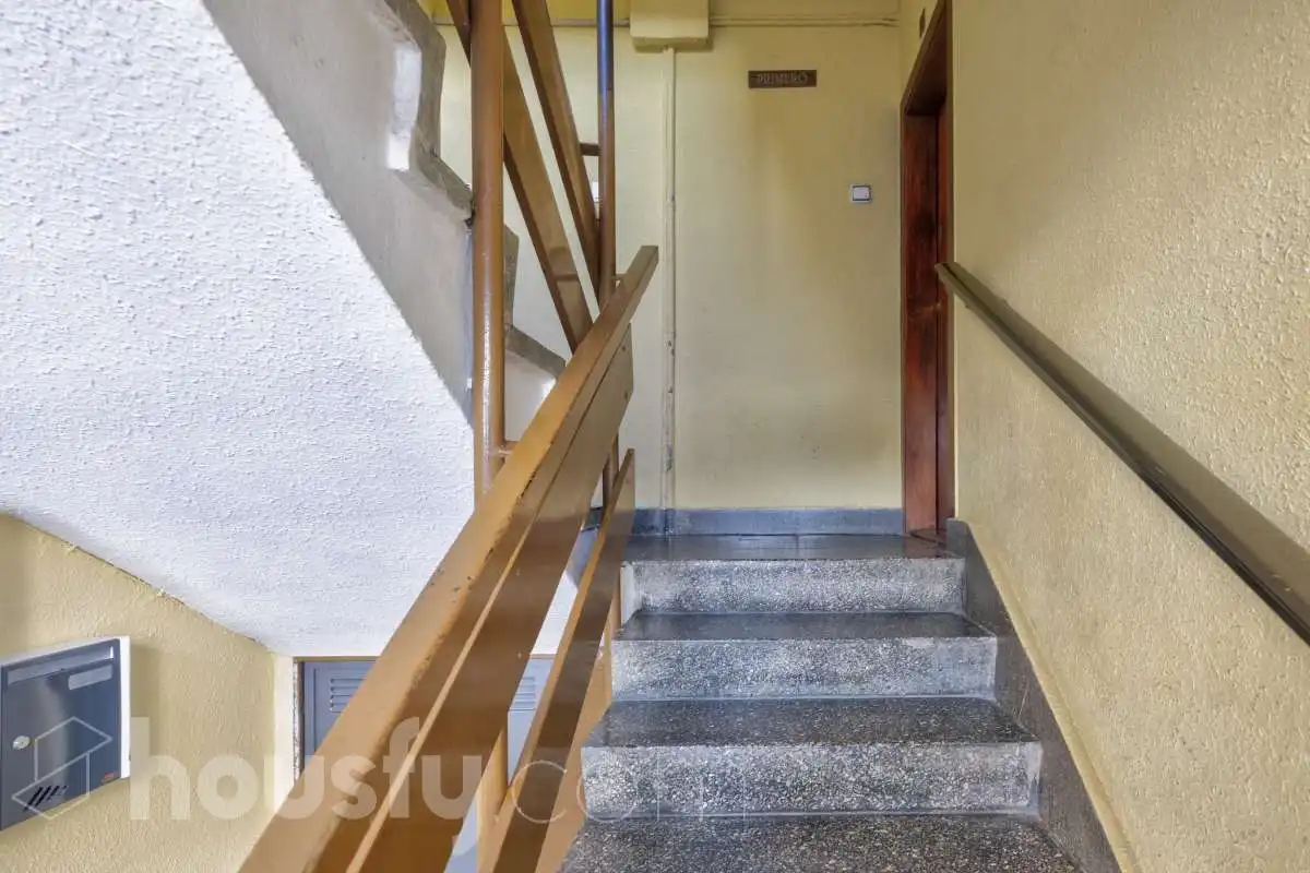 Wohnung zum Verkauf in Barcelona mit Klimaanlage, Terrasse und Balkon