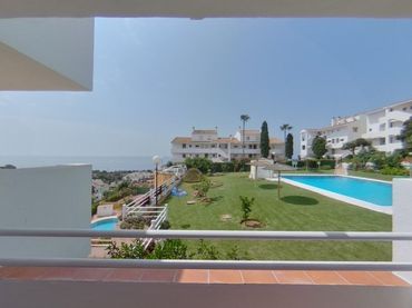 Estudi amb piscina en venda a C/ Centauro - Urb Riviera del Sol -