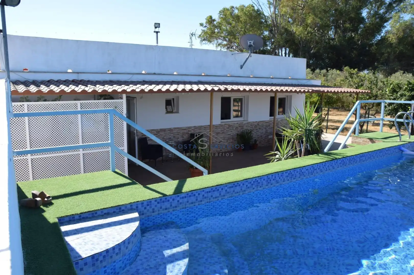 Piscina de Finca rústica en venda en Gibraleón amb Aire condicionat, Terrassa i Piscina