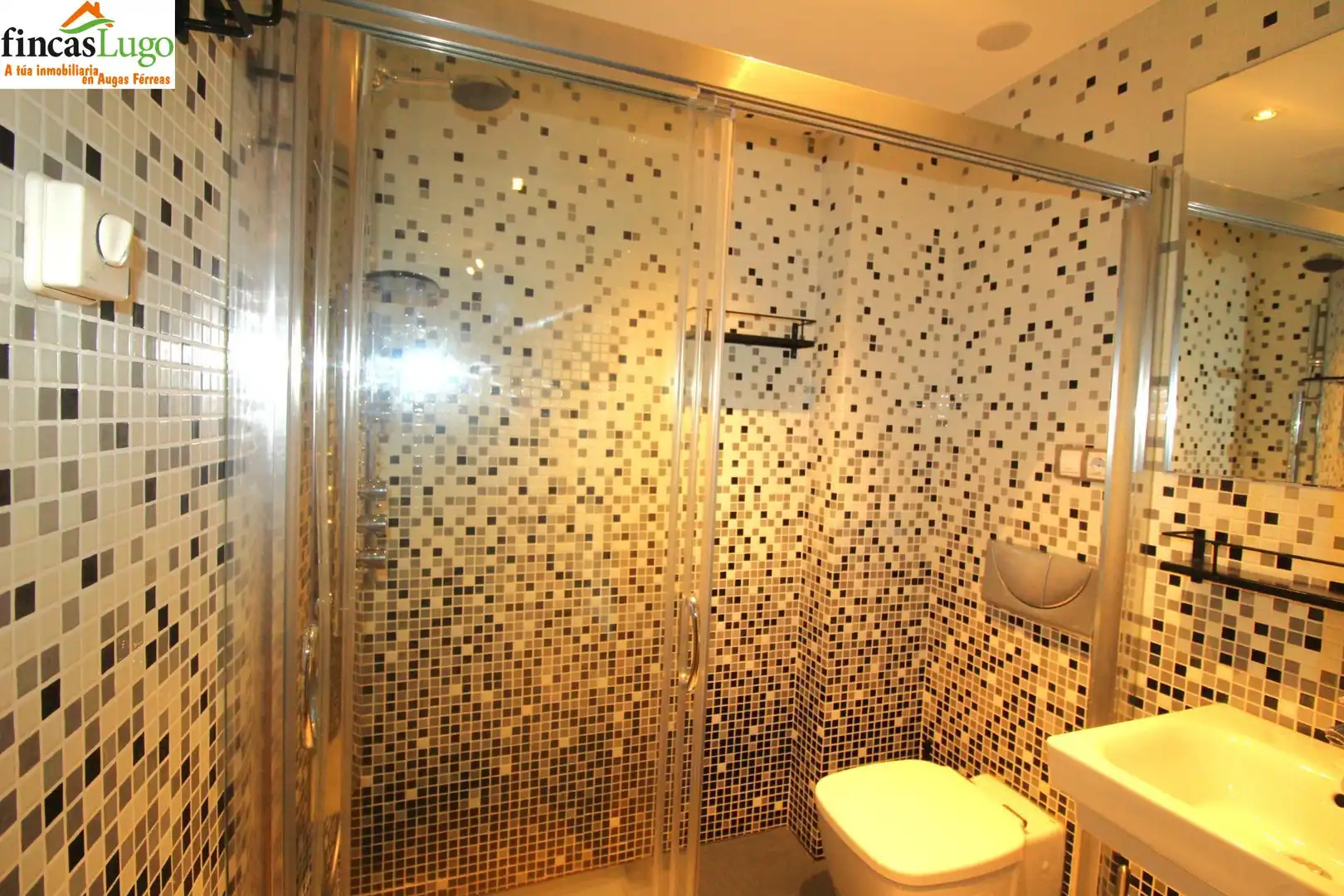 Baño de Estudio en venta en Lugo con Trastero y Amueblado