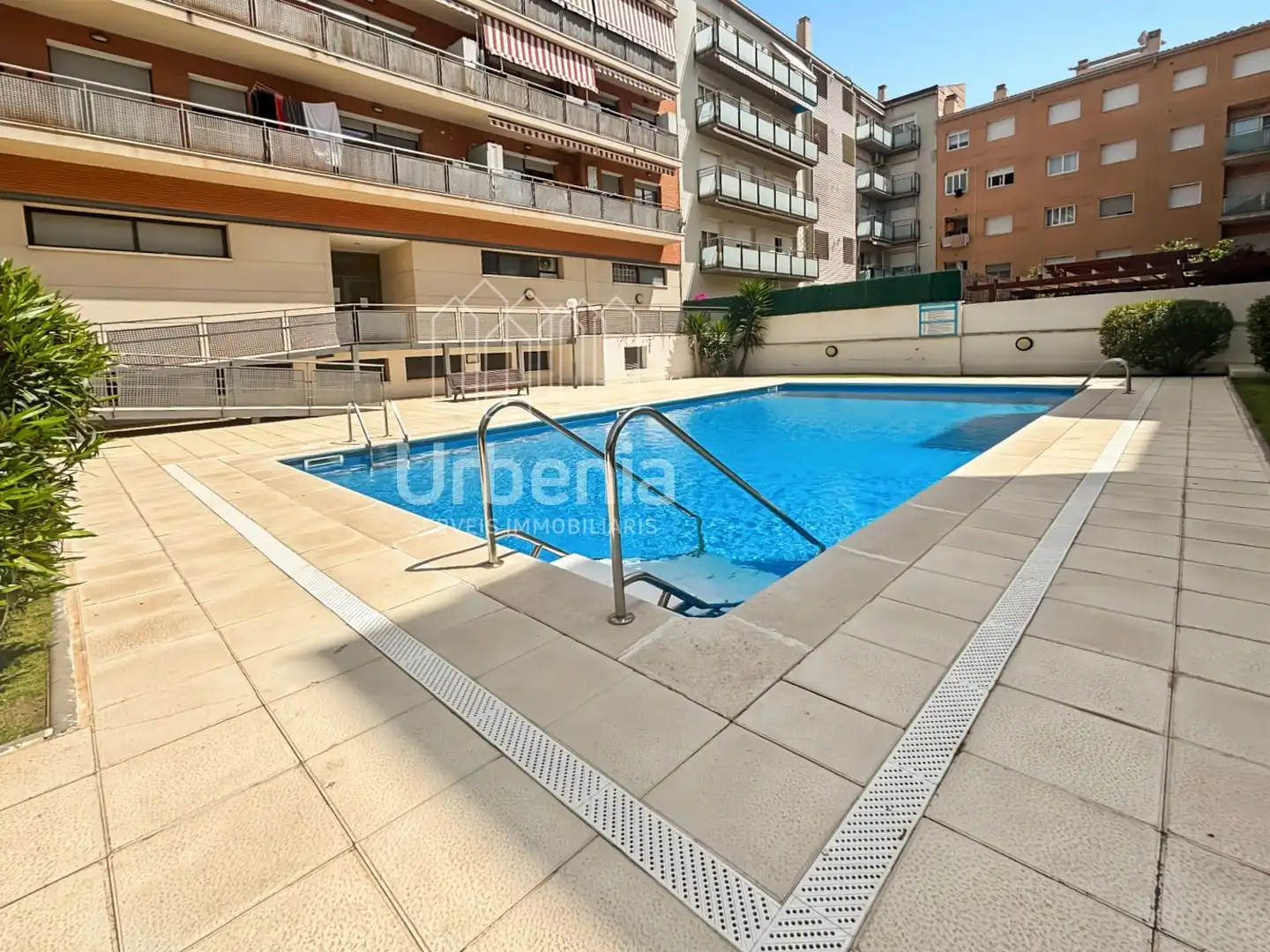 Piscina de Dúplex en venda en Calella amb Calefacció, Terrassa i Piscina
