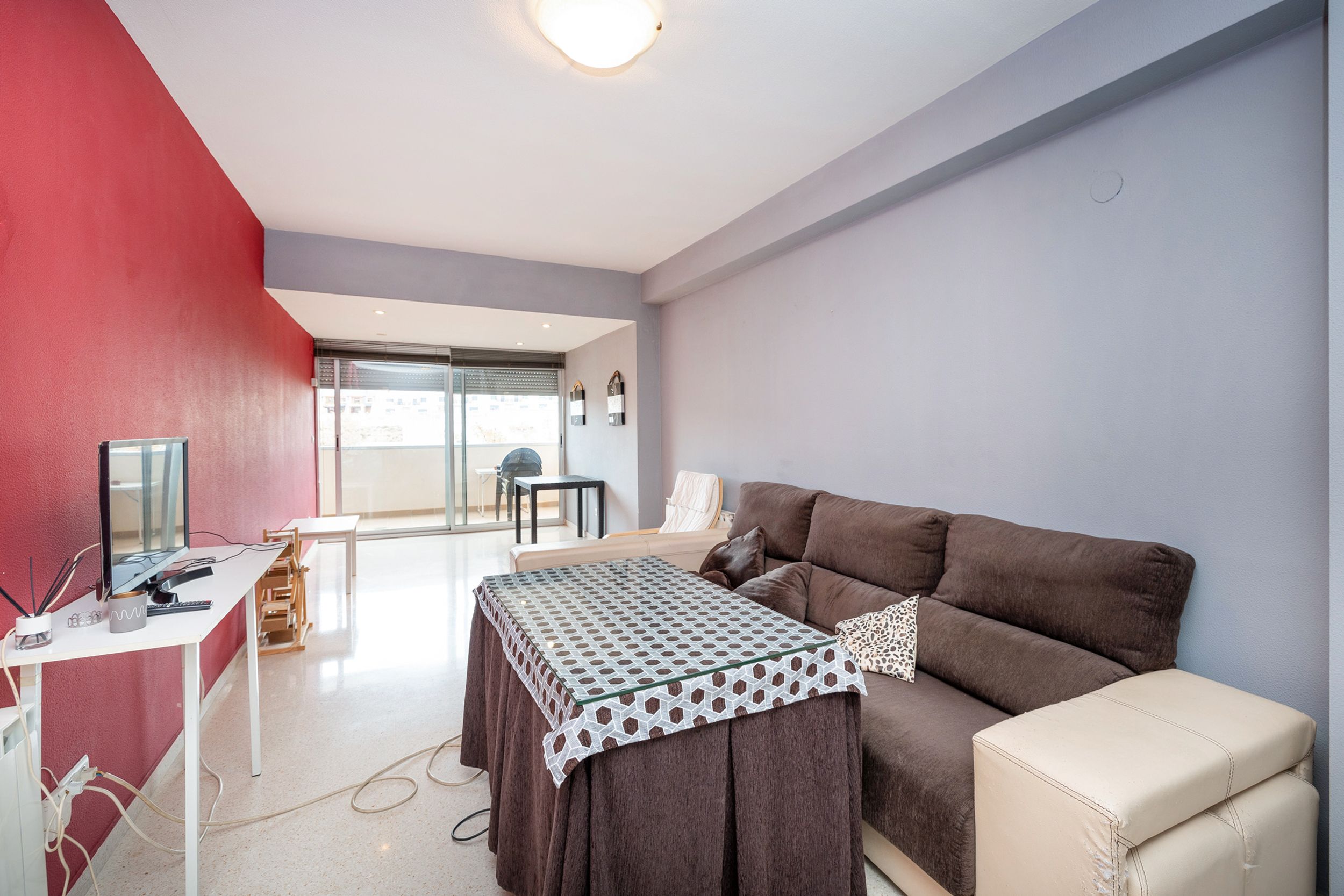 Living room of Flat for sale in  Granada Capital  with Heating, Terrace and Oven