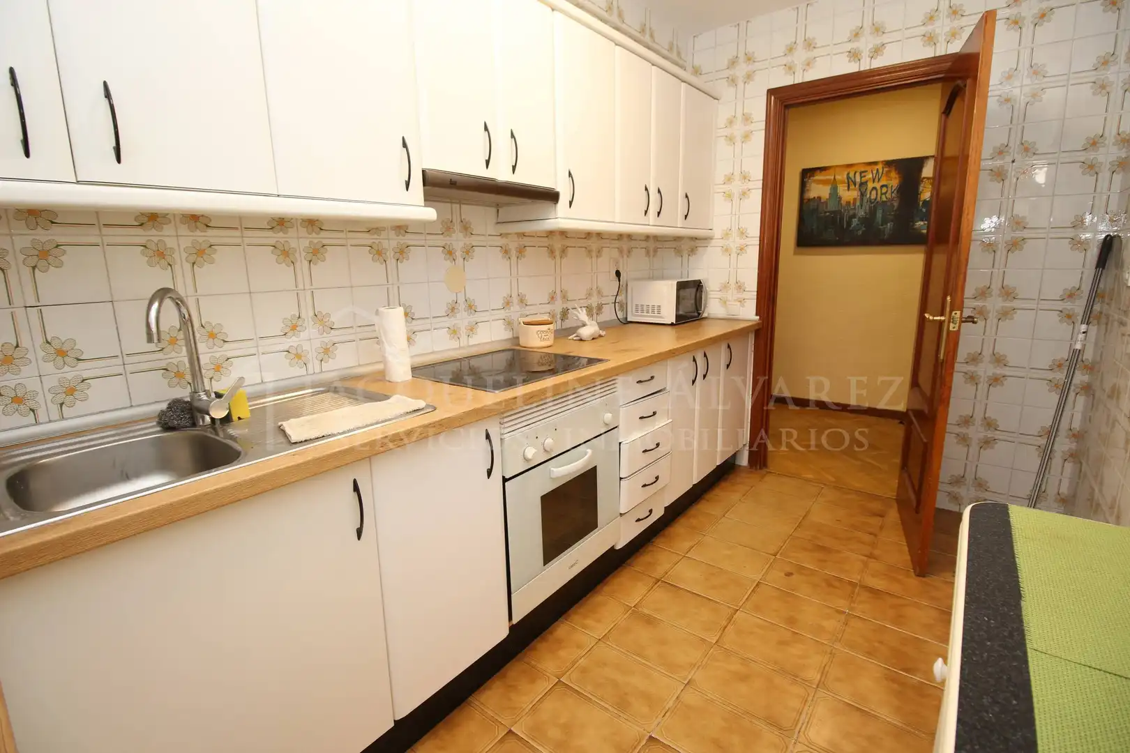 Kitchen of Flat for sale in Parla  with Parquet flooring