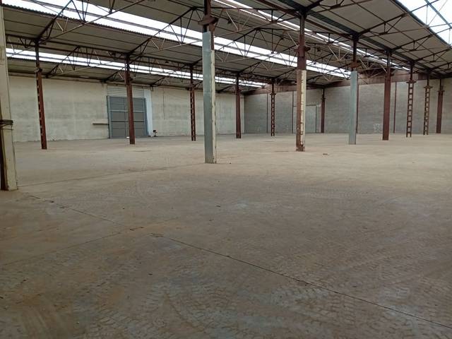 Nave industrial en Alquiler en Avenida Mendavía en Polígono Cantabria