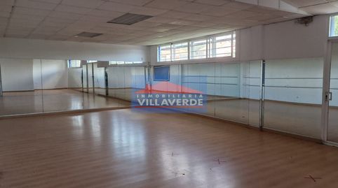 Foto 2 von Fabrikhallen zur Miete in Coiro, Cangas