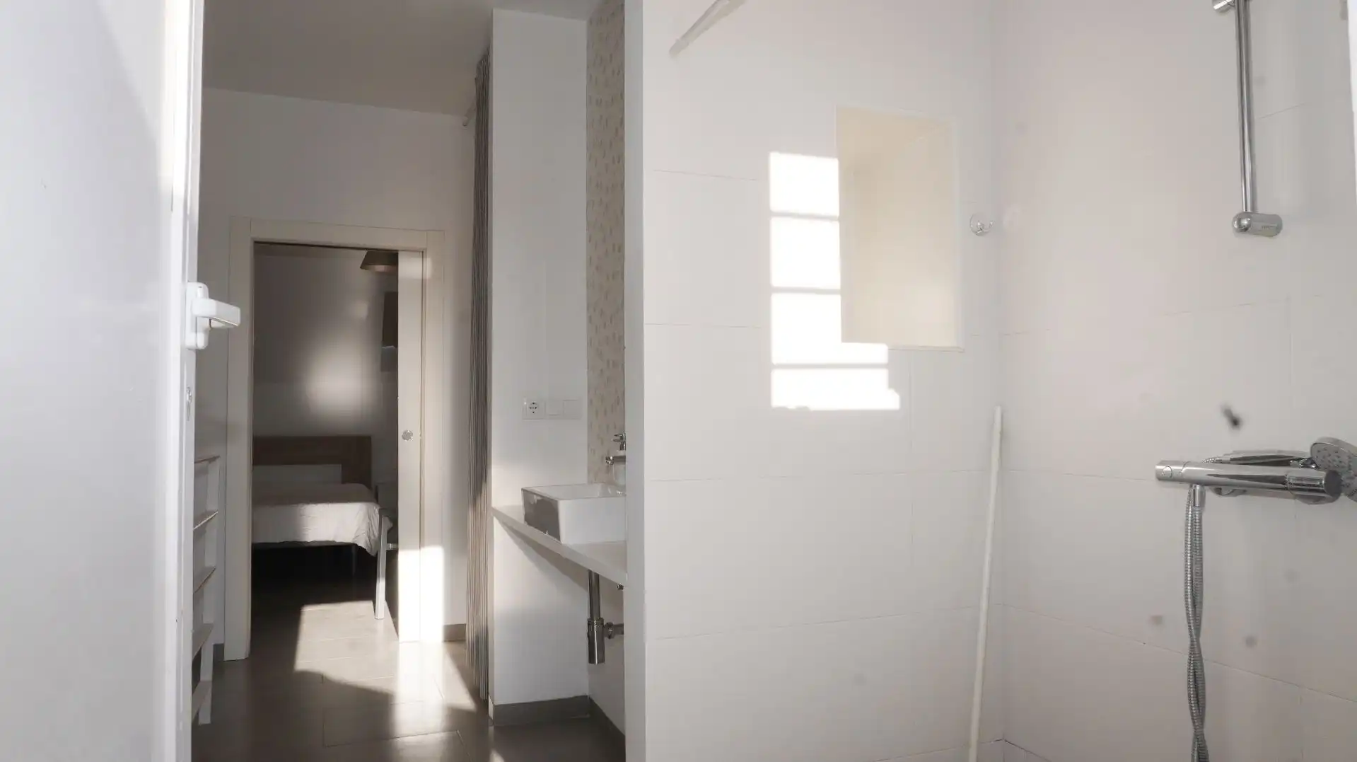 Bany de Àtic de lloguer en Motril amb Aire condicionat, Terrassa i Moblat