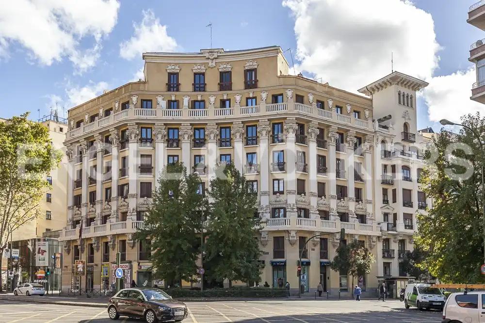 Außenansicht von Wohnungen zur Miete in Madrid mit Klimaanlage, Heizung und Möbliert