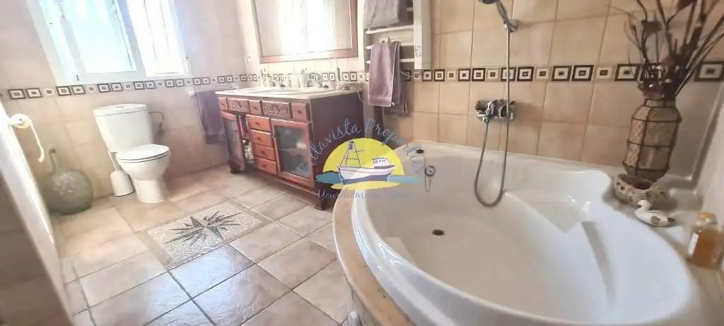 Baño de Casa o chalet en venta en Mazarrón con Aire acondicionado, Calefacción y Jardín privado