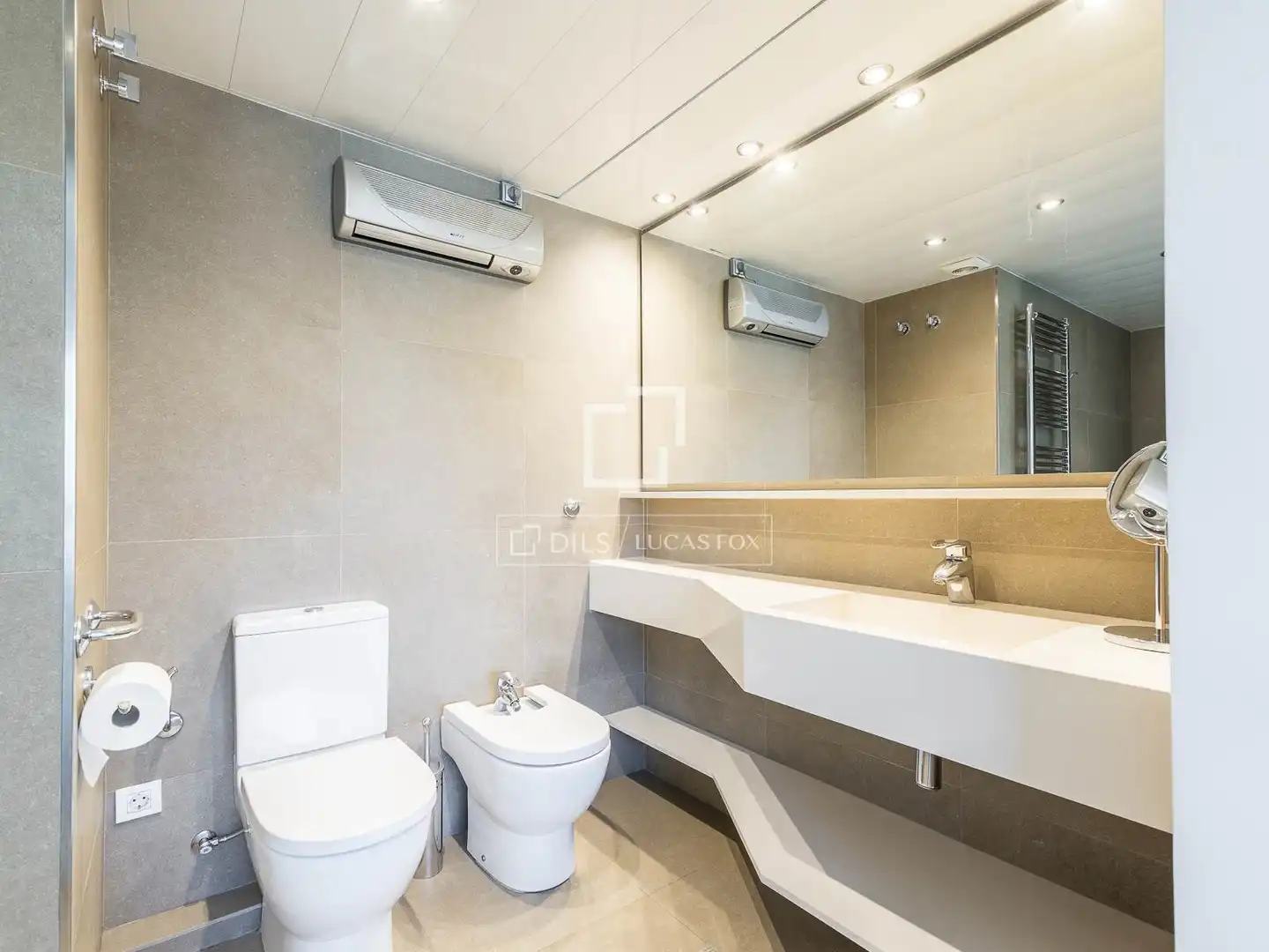 Baño de Ático en venta en Barcelona con Aire acondicionado, Calefacción y Trastero