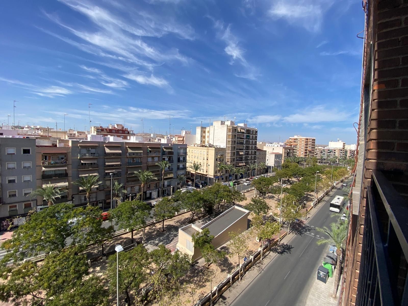 Vista exterior de Pis de lloguer en Elche / Elx