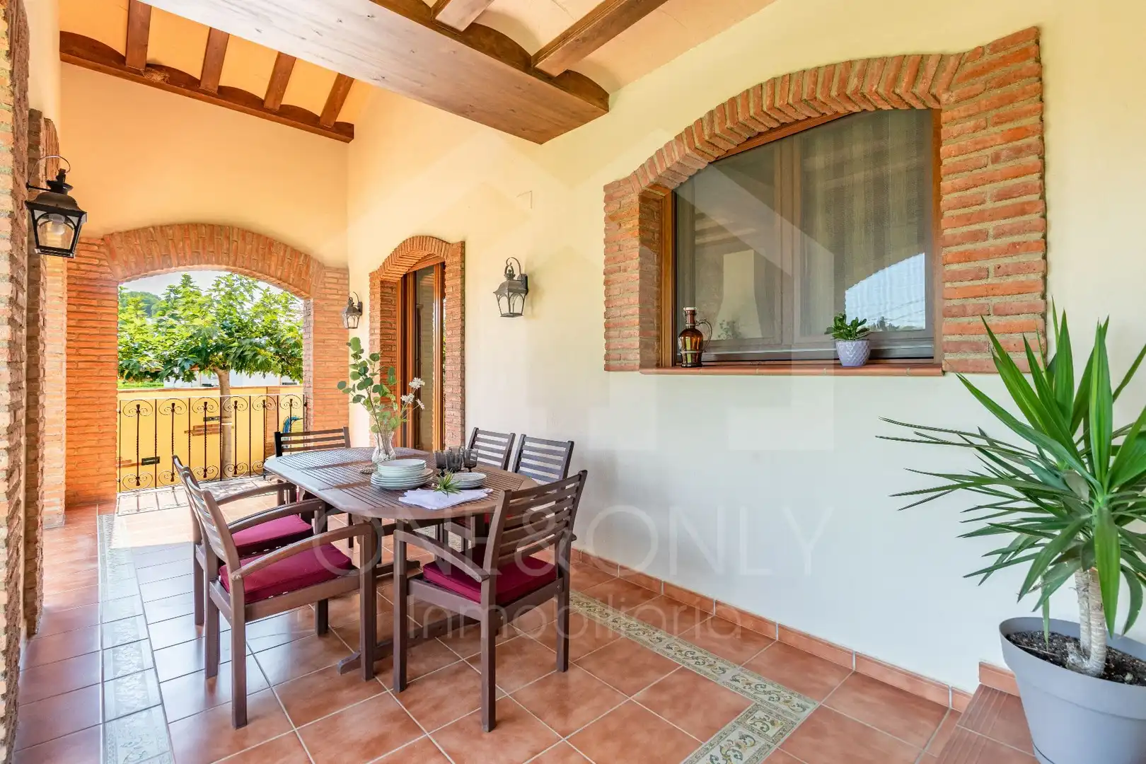 Terrassa de Casa o xalet en venda en Mont-roig del Camp amb Aire condicionat, Calefacció i Jardí privat