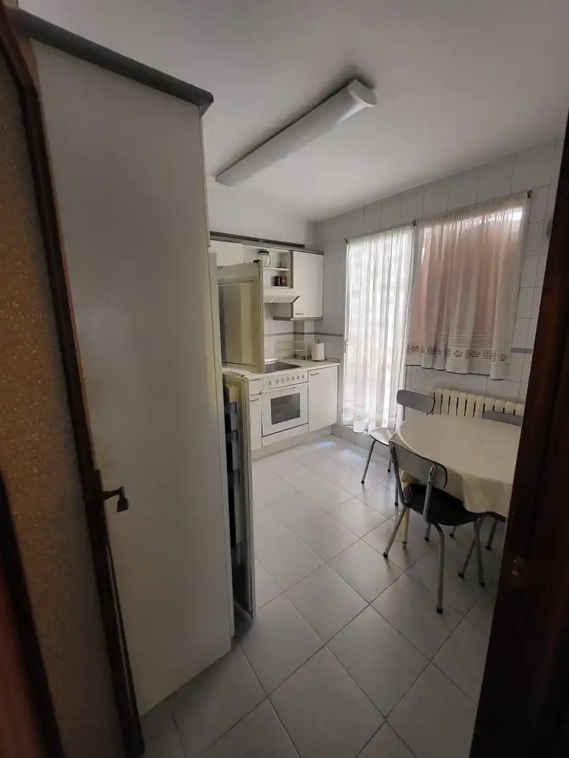 Kitchen of Flat for sale in Zaragoza  with Heating, Terrace and Storage room