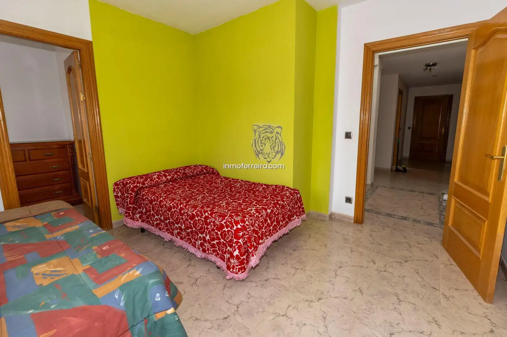 Bedroom of Houses for sale in Darro  with Storage room