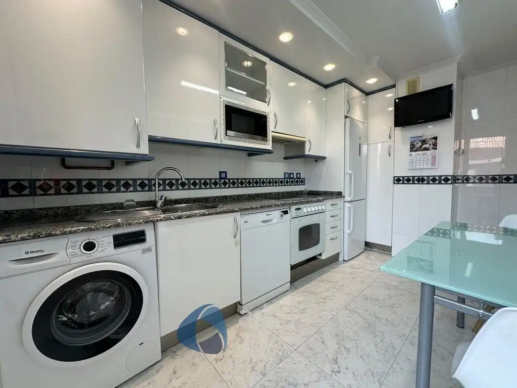 Flat for rent in Estambrera, Cascajos - Piqueras