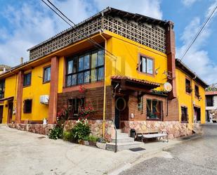 Vista exterior de Casa o xalet en venda en Valdepiélago amb Aire condicionat, Calefacció i Terrassa