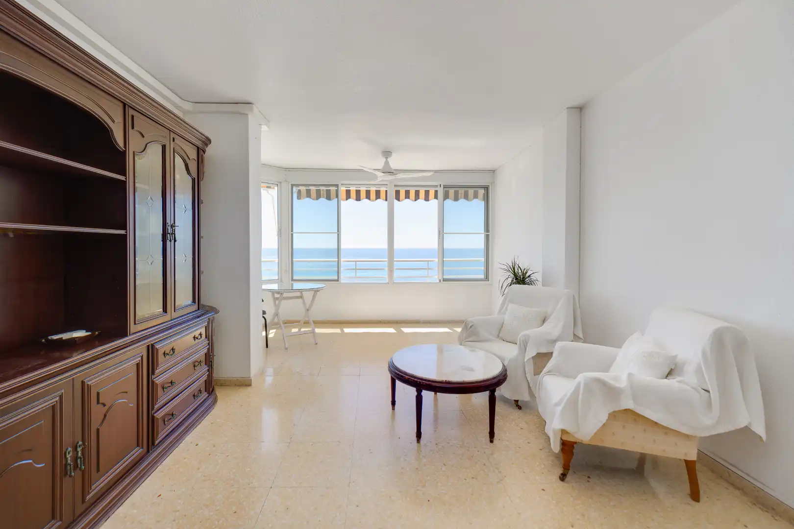 Sala de estar de Piso en venta en El Campello con Aire acondicionado, Trastero y Piscina comunitaria