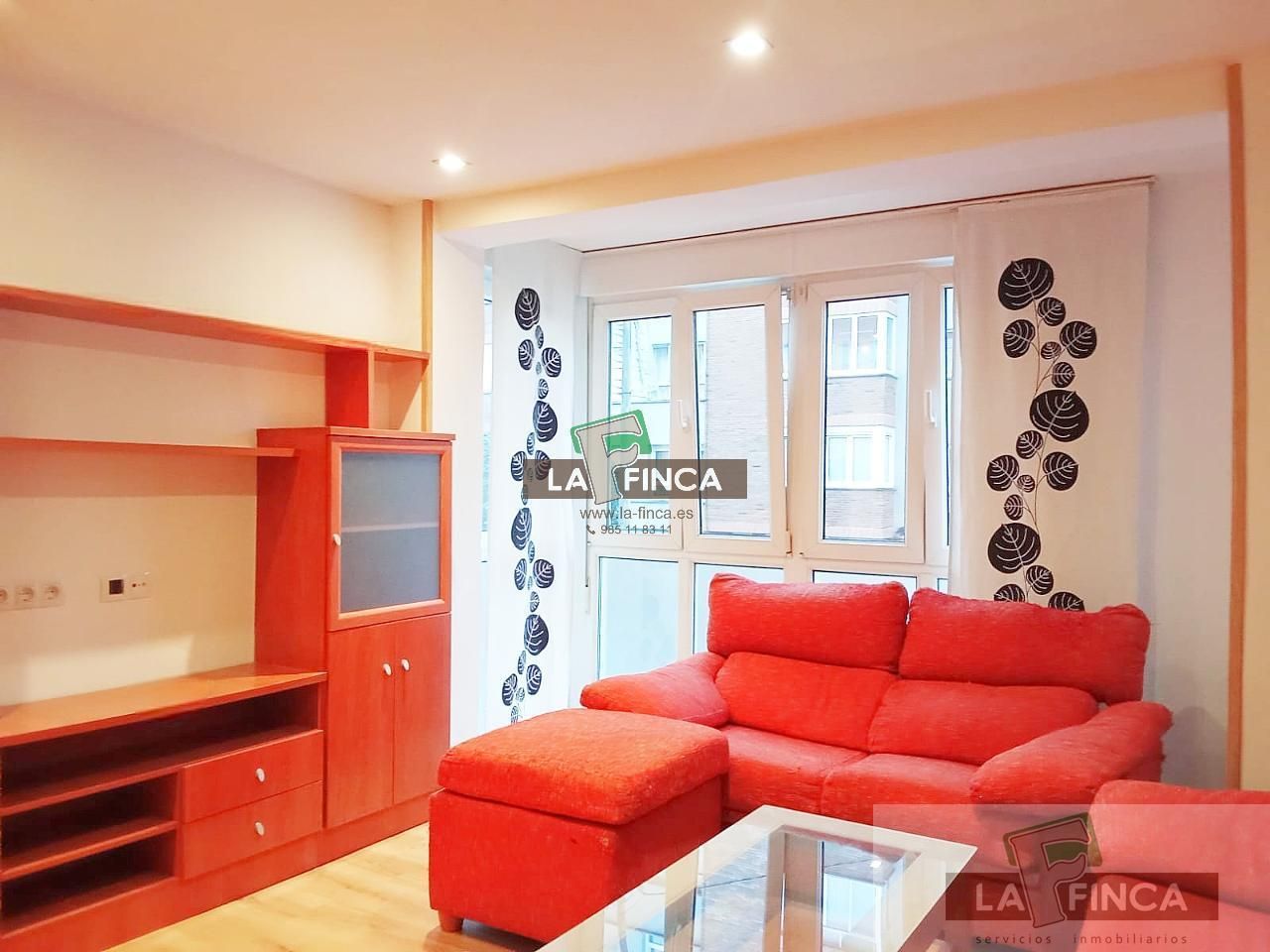 Sala d'estar de Pis en venda en Gijón  amb Calefacció