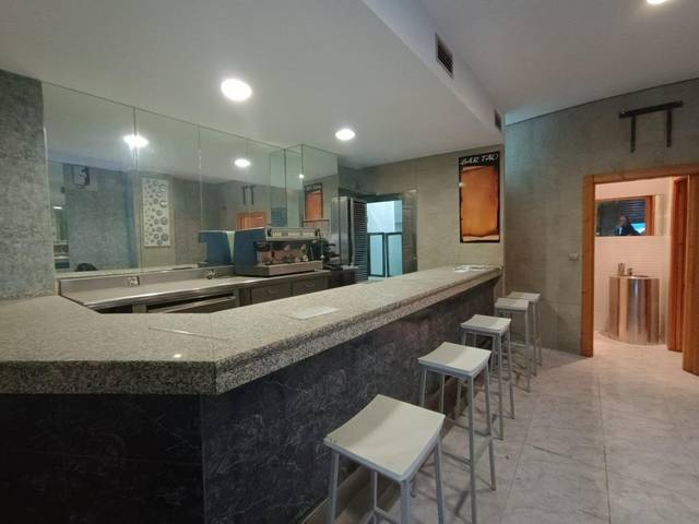 Local comercial en Venta en Lasesarre