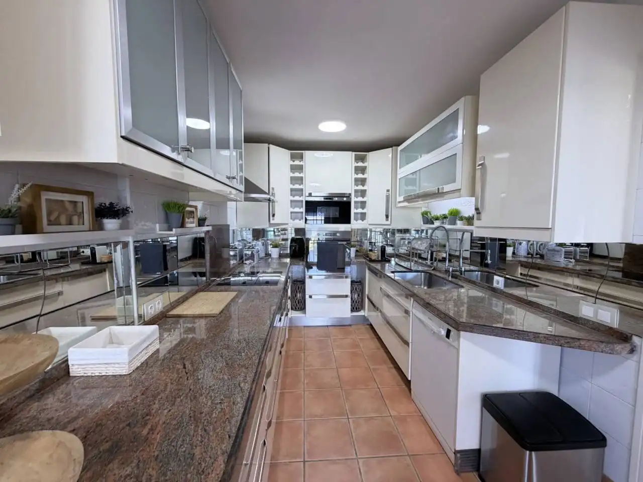 Kitchen of Detached homes for rent in La Alcaidesa  with Air Conditioner, Terrace and Furnished