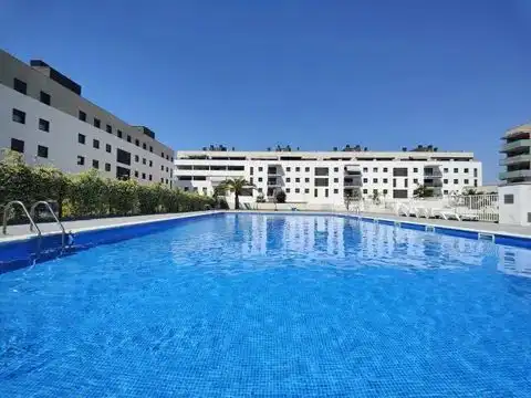 Schwimmbecken von Wohnung zur Miete in Calafell mit Klimaanlage, Heizung und Parkett