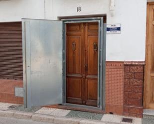 Vista exterior de Casa adosada en venda en Villanueva del Trabuco amb Terrassa