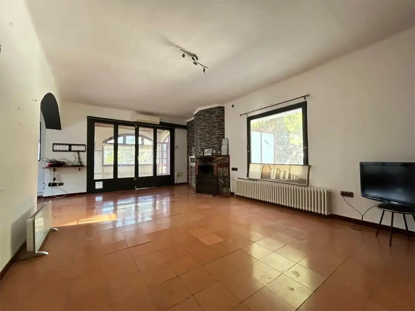 Sala d'estar de Casa adosada en venda en Roses amb Aire condicionat