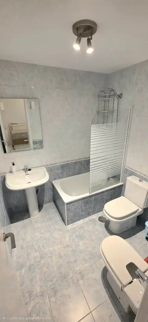 Bany de Apartament de lloguer en Torrox amb Aire condicionat, Calefacció i Terrassa