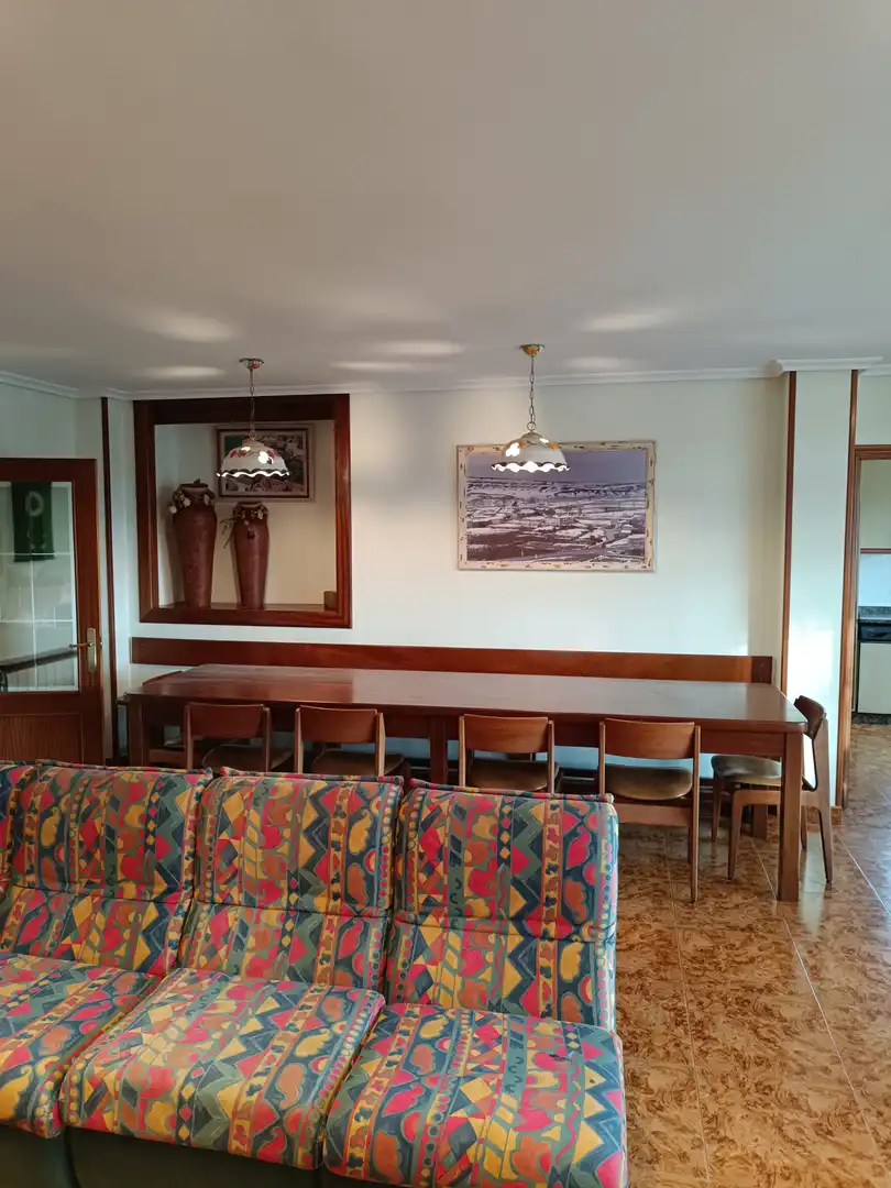 Menjador de Casa o xalet en venda en Aguilar de Campoo amb Calefacció i Terrassa