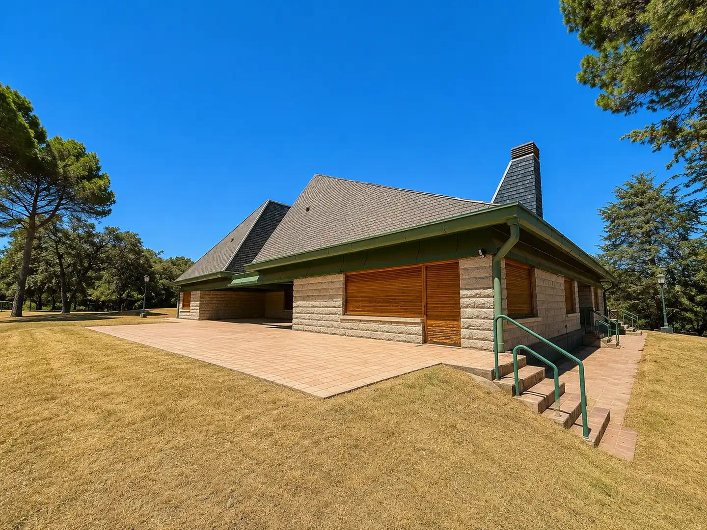 Villa mit Pool zum Verkauf in Urbanización Este - Montepríncipe, imagen 6