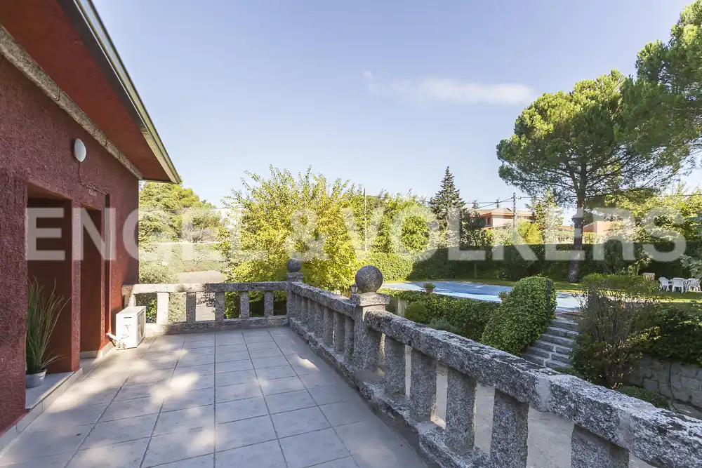 Terrassa de Casa o xalet en venda en Collado Villalba amb Aire condicionat, Calefacció i Jardí privat