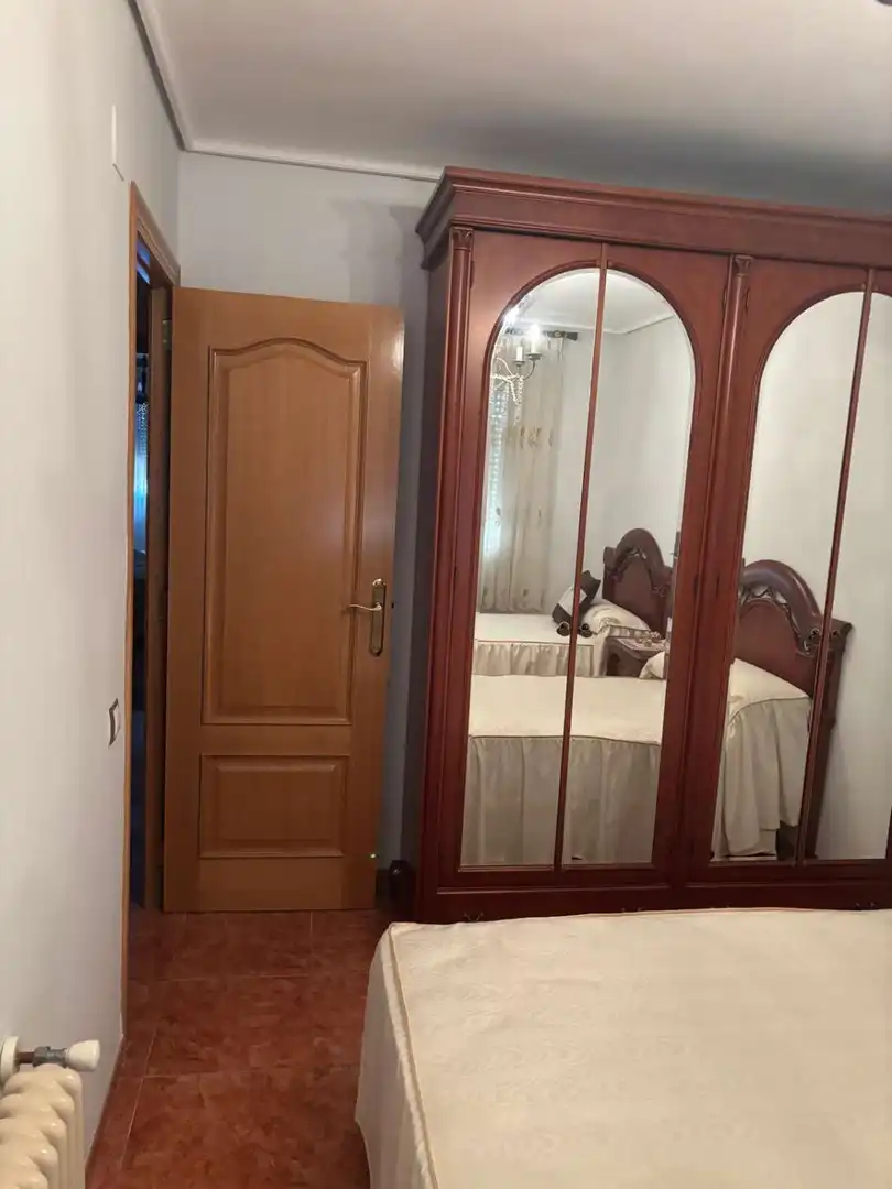 Habitación de Piso en venta en Castellón de la Plana / Castelló de la Plana con Terraza y Amueblado