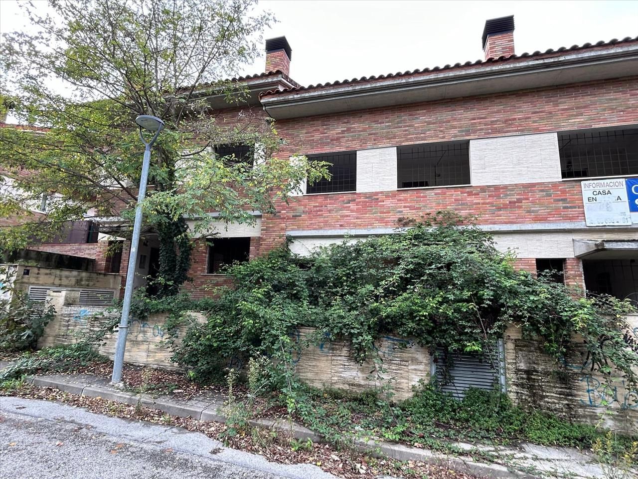 Exterior view of Single-family semi-detached for sale in Torrelles de Llobregat