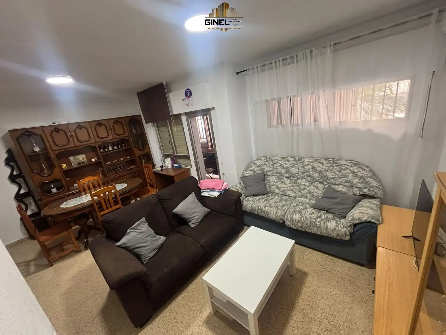 Sala d'estar de Pis de lloguer en Jaén amb Aire condicionat, Moblat i Balcó