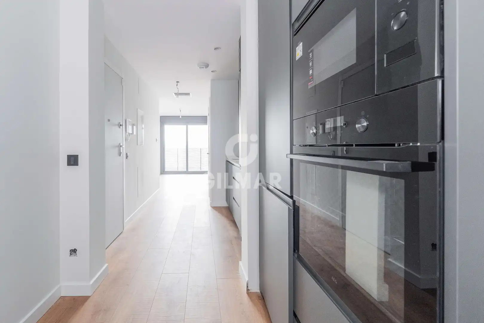 Ático en venta en Madrid con Calefacción, Trastero y Balcón