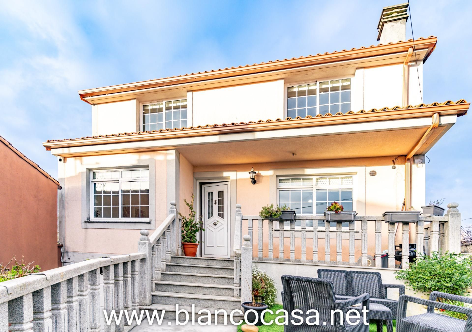 Exterior view of House or chalet for sale in Carballo  with Private garden, Storage room and Furnished