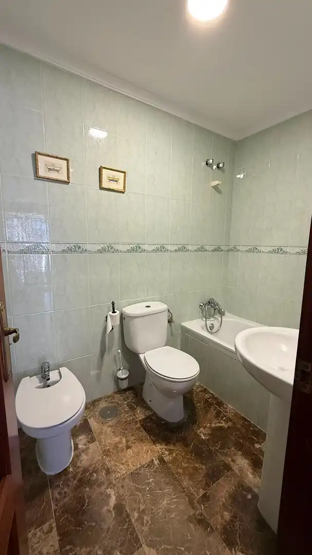 Bathroom of Flat for rent in Huelva