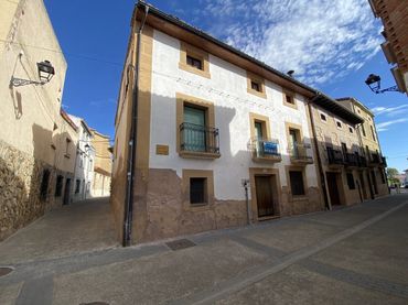 Casa con balcón en venta en Mayor