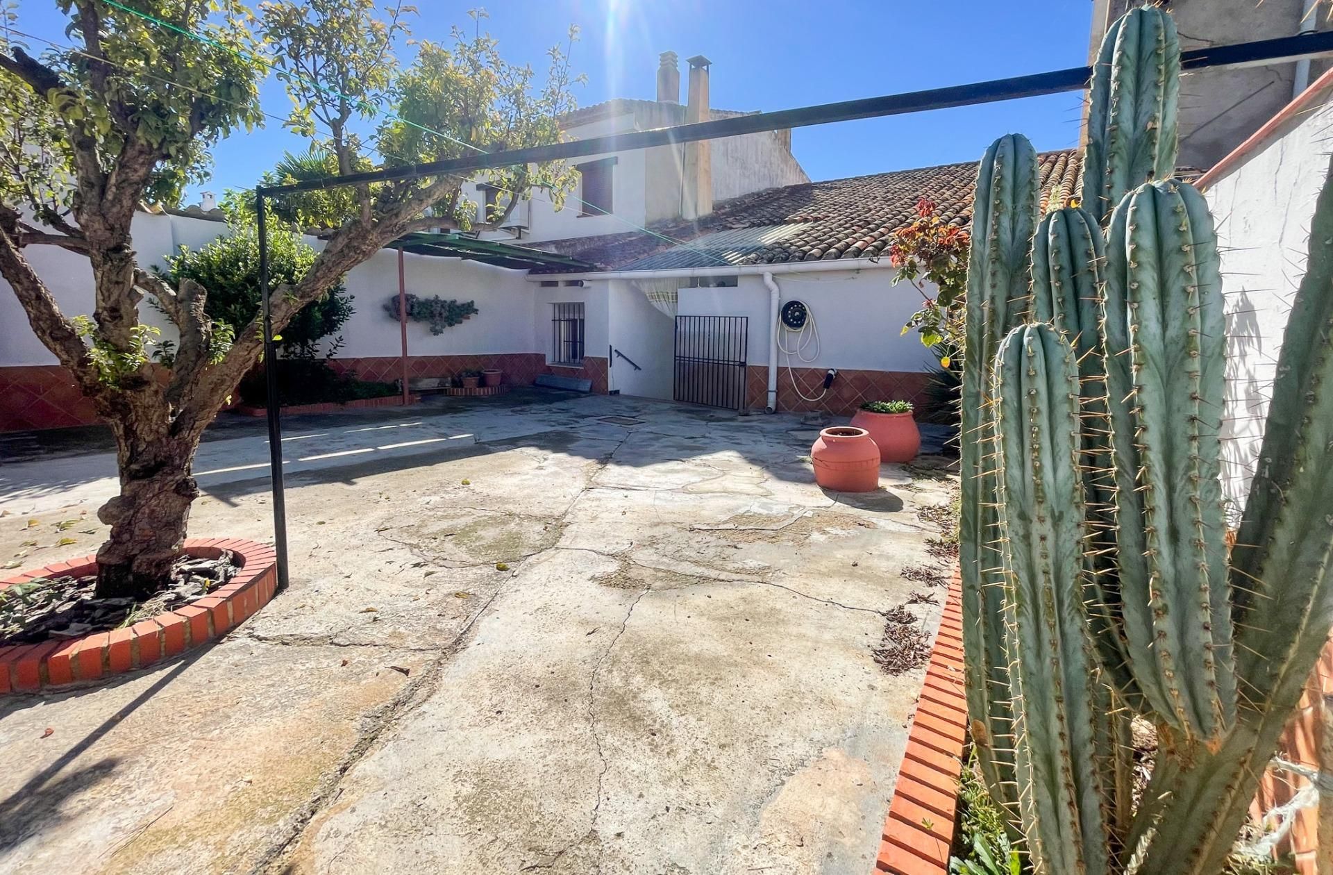 Exterior view of Country house for sale in Requena  with Air Conditioner, Heating and Terrace