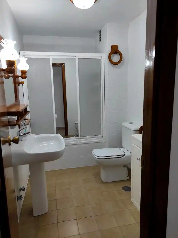 Bany de Pis de lloguer en Granada amb Aire condicionat