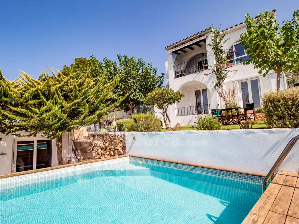 Country homes for sale in Cala Blanca