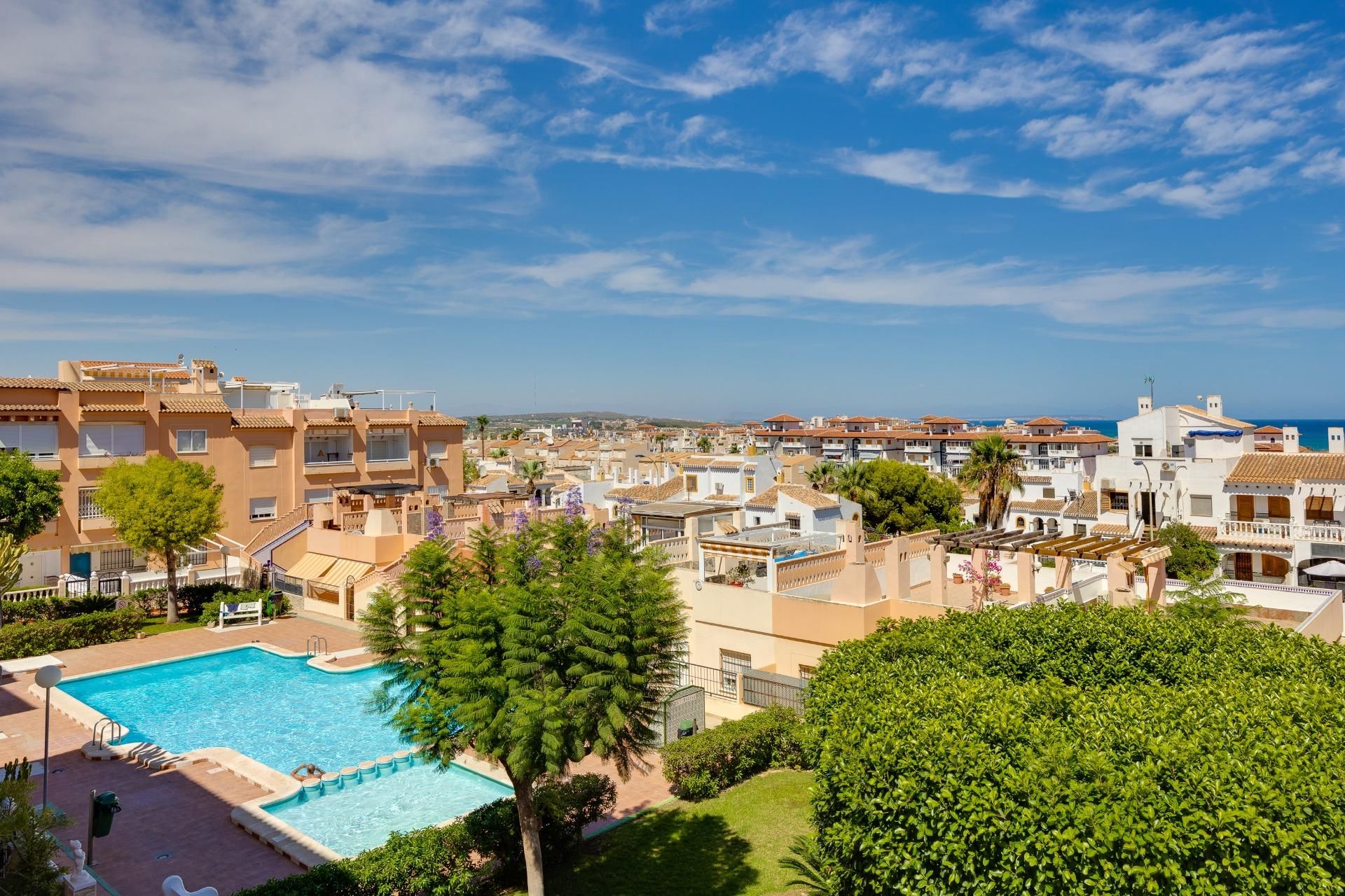 Vista exterior de Apartament en venda en Torrevieja amb Piscina comunitària