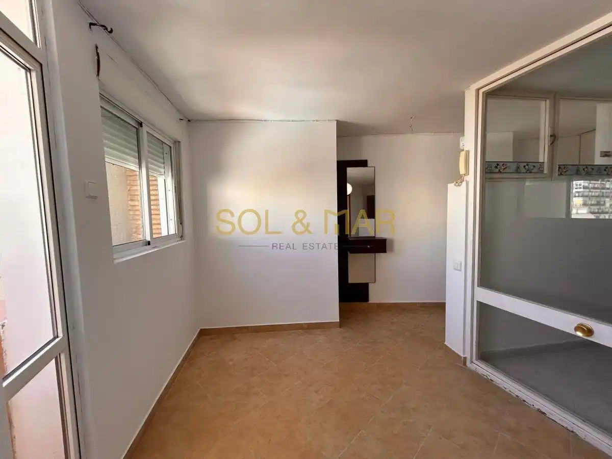 Wohnung zum Verkauf in Torremolinos mit Klimaanlage, Heizung und Terrasse