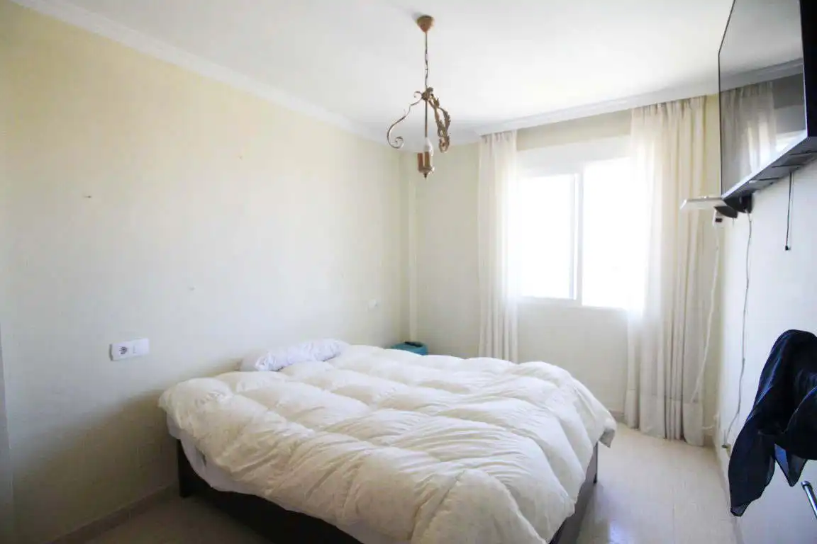 Habitación de Piso en venta en Vélez-Málaga con Terraza y Piscina comunitaria